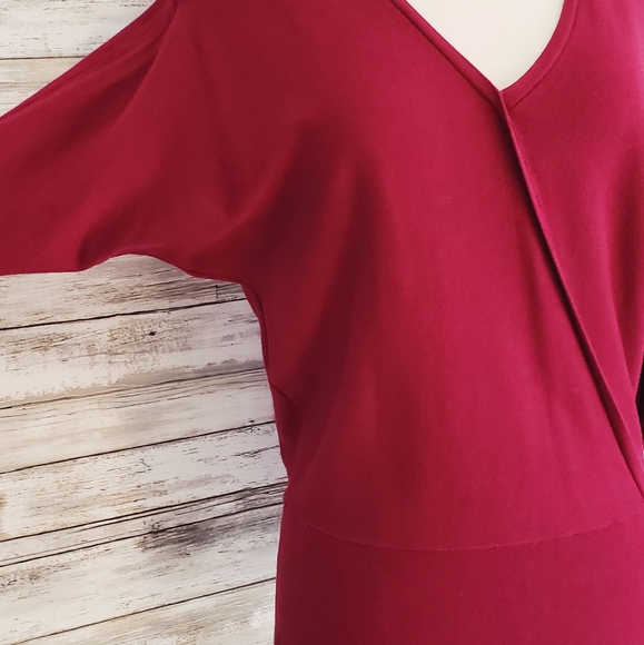 WHBM Dark Red 3/4 sleeve banded hem knit top - Picture 5 of 8